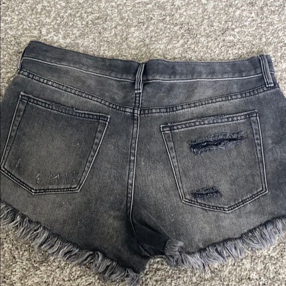 FREE PEOPLE-black denim cutoff short size 30 - Picture 2 of 3